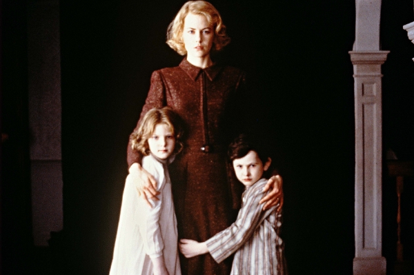Nicole Kidman and two kids in The Others