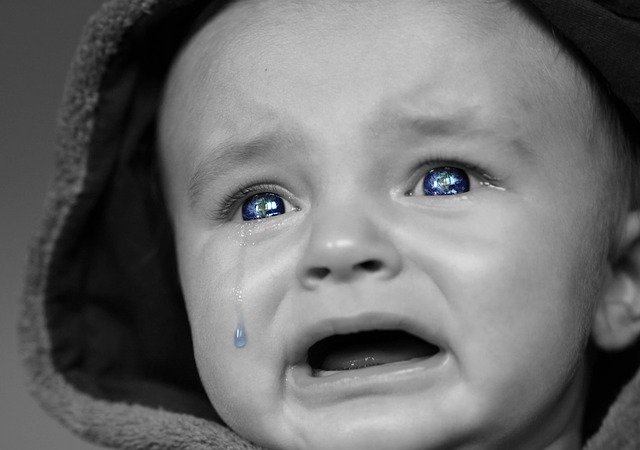 crying baby | Image by Richard Reid from Pixabay