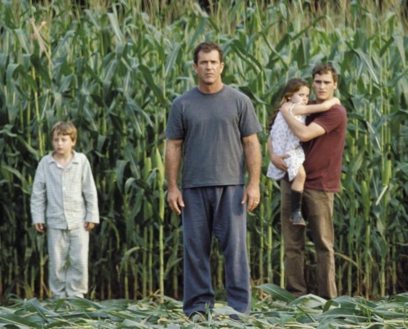Signs 2002 crop circles cornfield horror movie