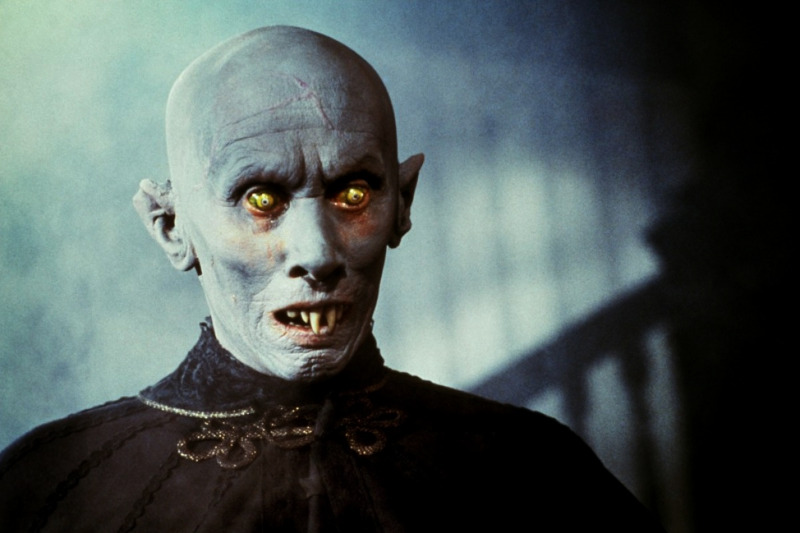 Salems Lot what happens when Dracula moves to Maine