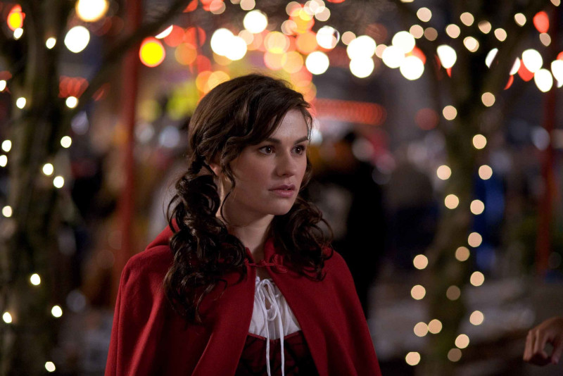 Anna Paquin as Laurie in Trick r Treat